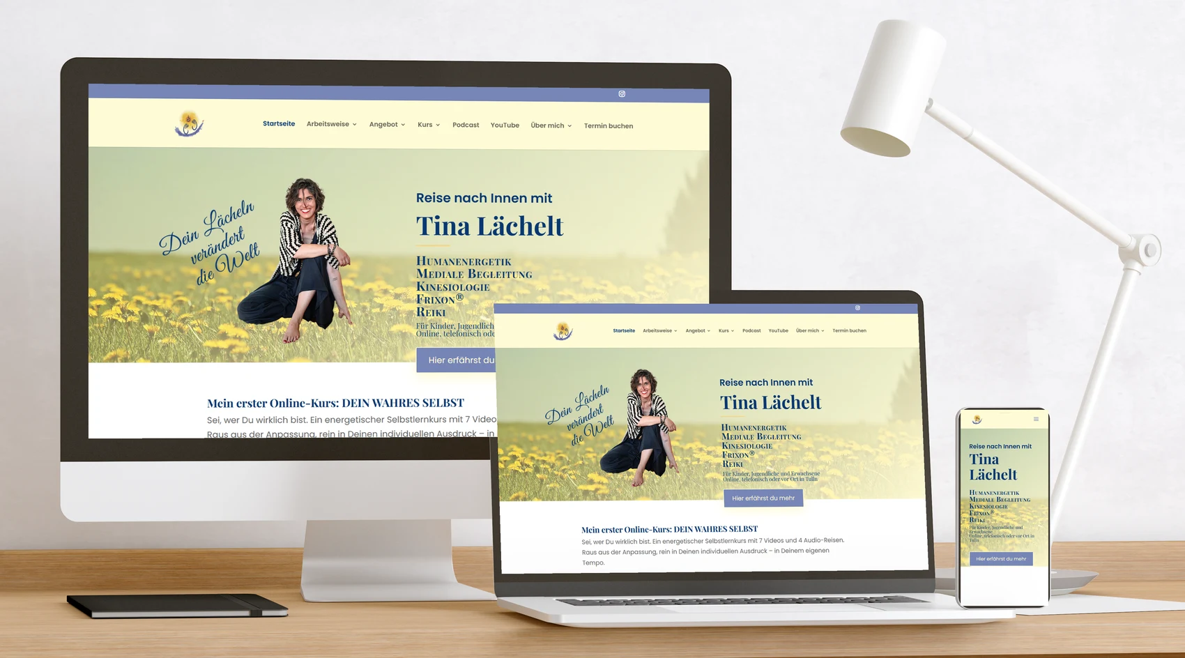 Website Tina Lächelt auf Bildschirm, Laptop und Handy